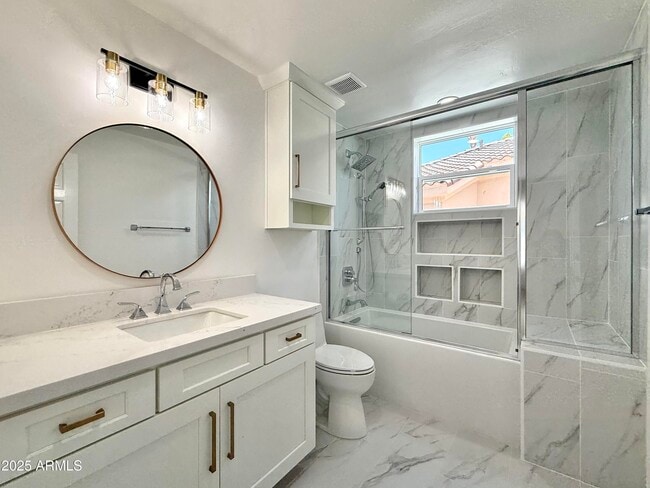 Building Photo - 1523 E Treasure Cove Dr