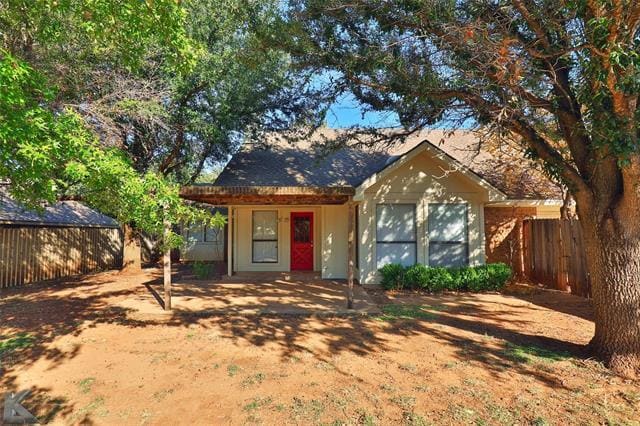 Building Photo - 4025 Inverrary Dr