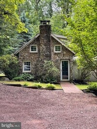 Building Photo - 2744 Hill Rd