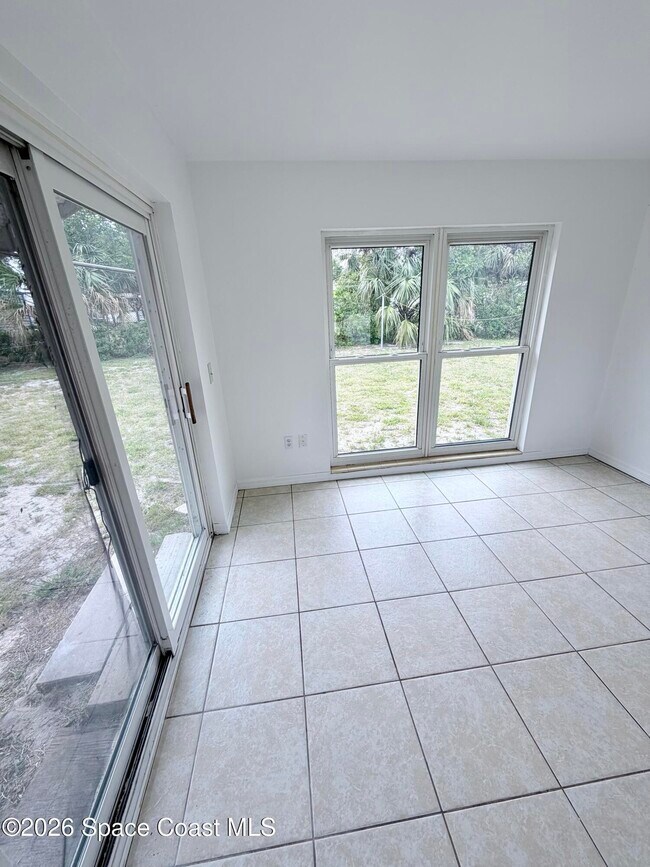 Building Photo - 2107 Little John Rd
