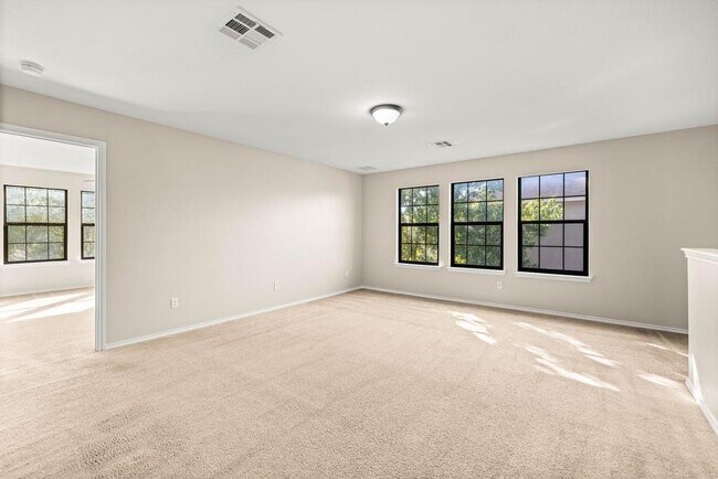 Building Photo - 204 Lauren Loop