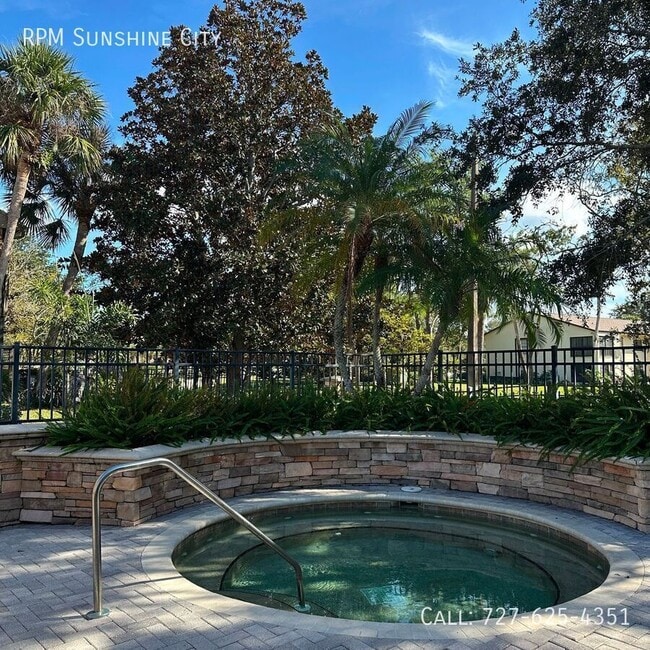 Building Photo - 2500 Winding Creek Blvd