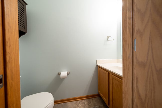 Building Photo - 2750 Mallard Dr