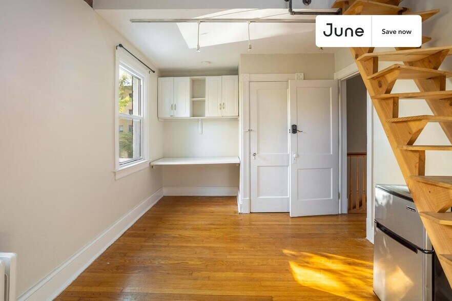 Building Photo - 1443 Parkwood Pl NW