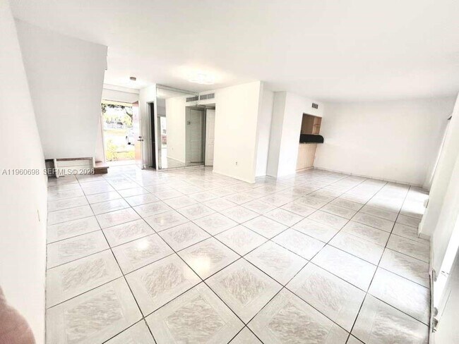 Building Photo - 8775 Park Blvd