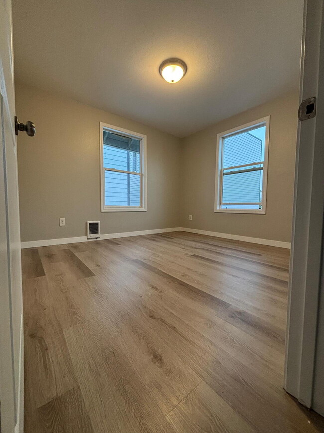 Building Photo - *1626 S G St #4, Tacoma, WA*
