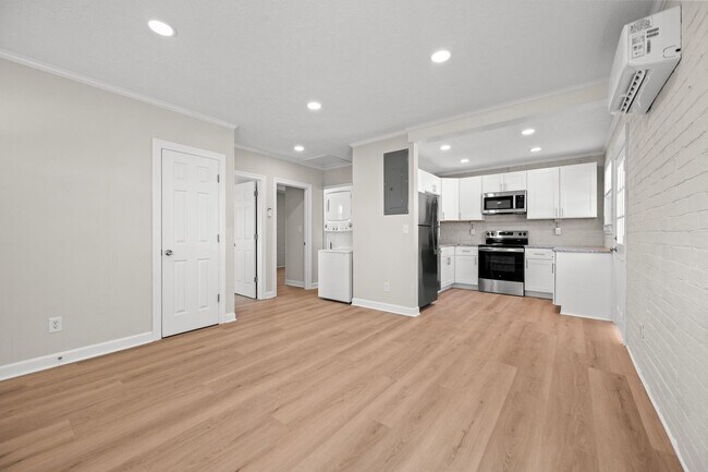 Building Photo - 5009 Oxford St