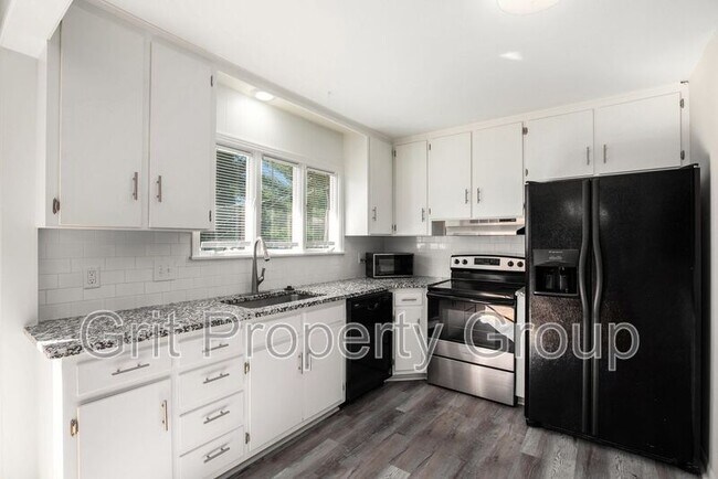 Building Photo - 5717 W 97th St