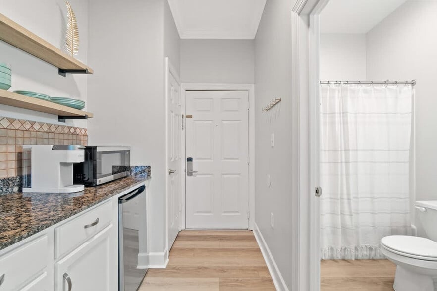 Building Photo - 10343 E County Hwy 30A