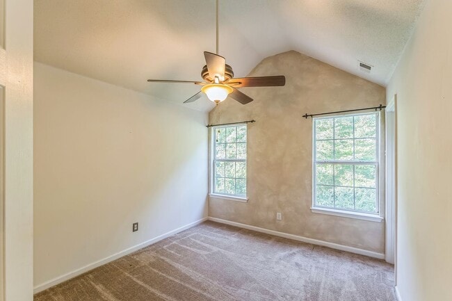Building Photo - 2945 Highland Hill Pkwy