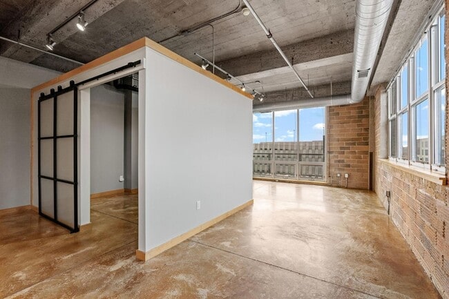 Building Photo - 901 N 3rd St