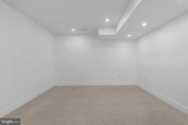 Building Photo - 6810 Weaver Ave