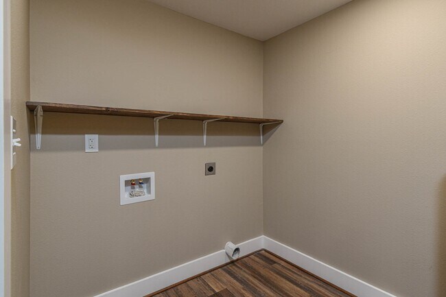 Building Photo - 9126 Lazy Ln