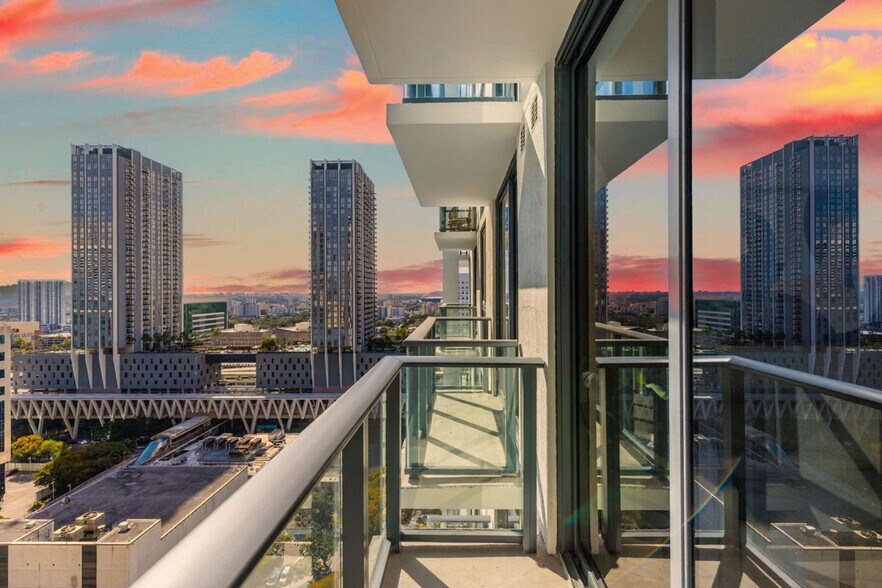 Building Photo - 11 NE 6th St