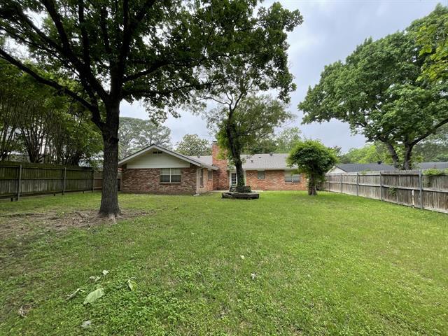 Building Photo - 705 White Oak Ln