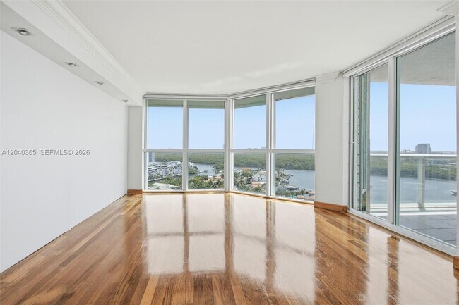 Building Photo - 16500 Collins Ave