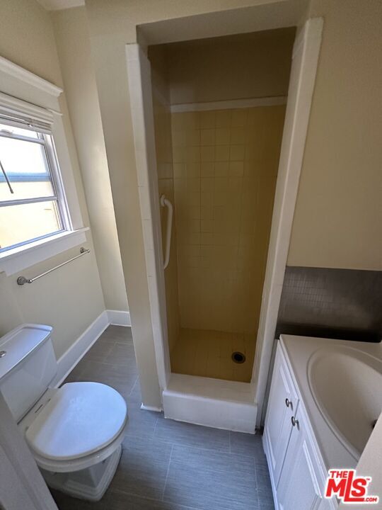 Building Photo - 1404 S St Andrews Pl