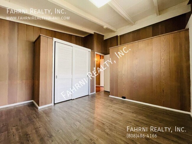 Building Photo - 1472 Kalauipo St