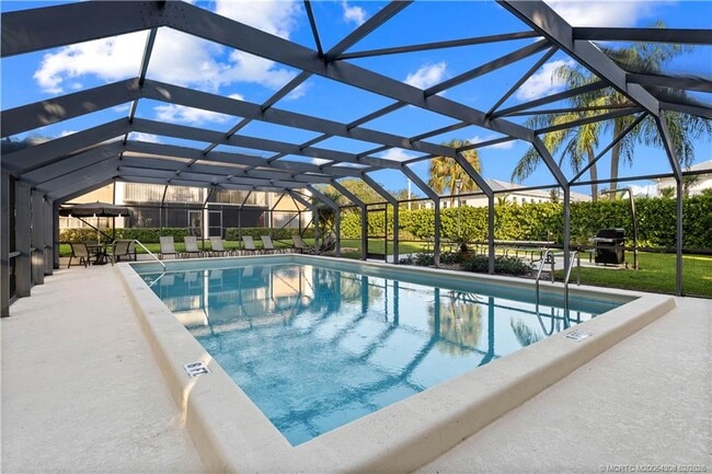 Building Photo - 4885 SE Capstan Ave