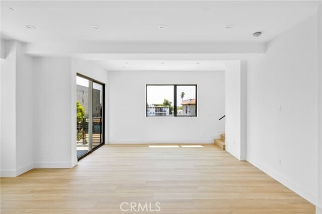 Building Photo - 4827 Oakwood Ave