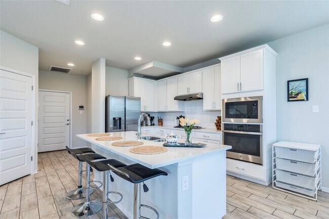 Building Photo - 5629 Respinto Dr