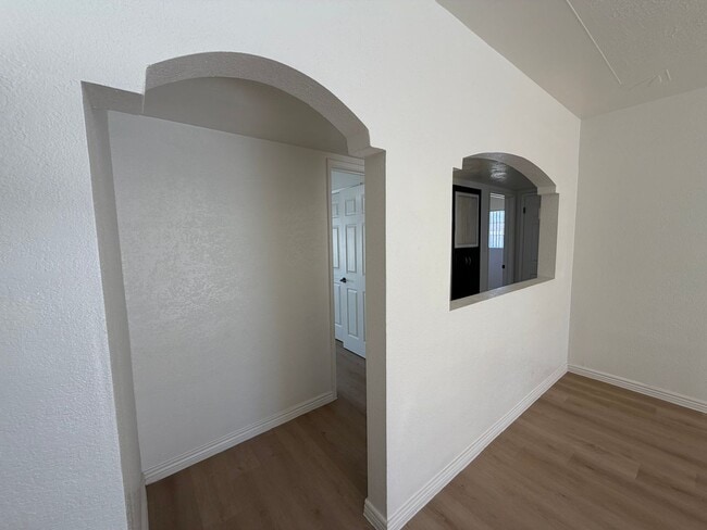 Building Photo - Spacious 4 Bed 3 Bath Single-Level Home | RV Gate | Huge Yard | Bright Open Layout