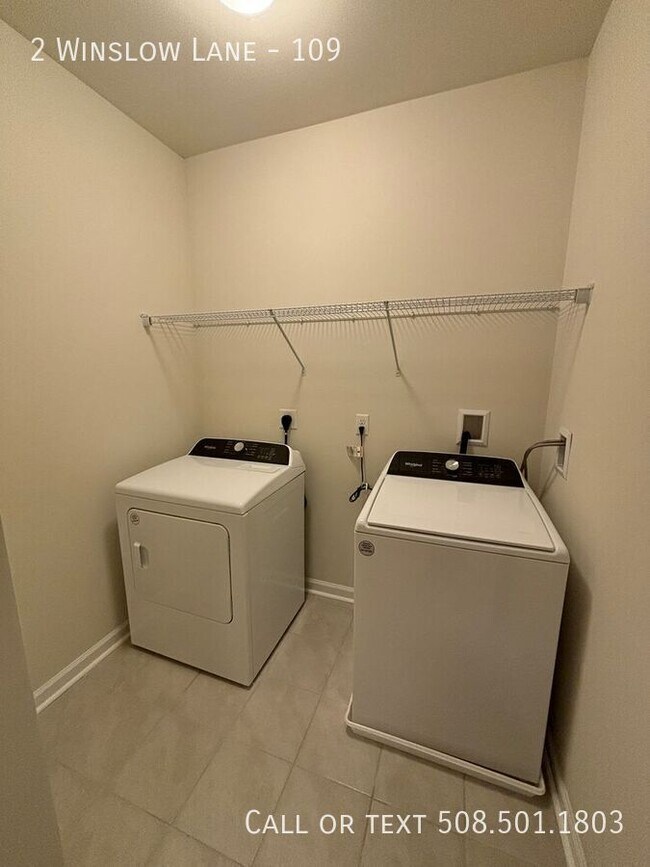 Building Photo - 2 Winslow Ln