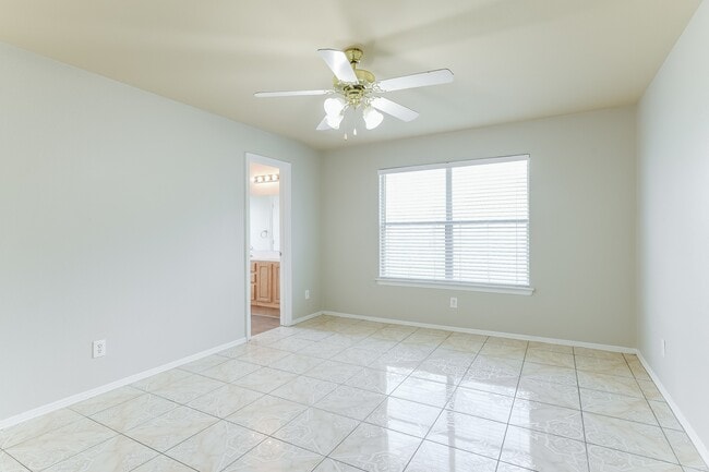 Building Photo - 21030 Stoney Haven Dr