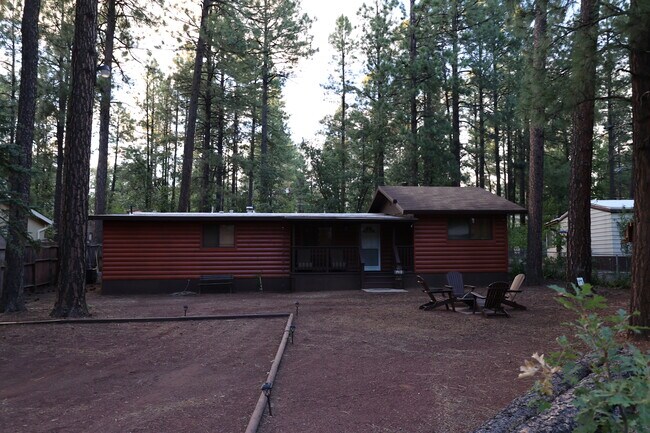 Building Photo - 1910 Sierra Pine Loop