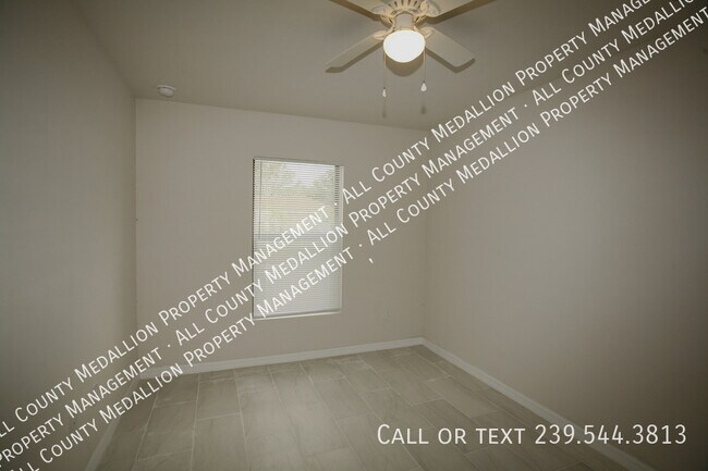 Building Photo - 1309 SE 8th Pl