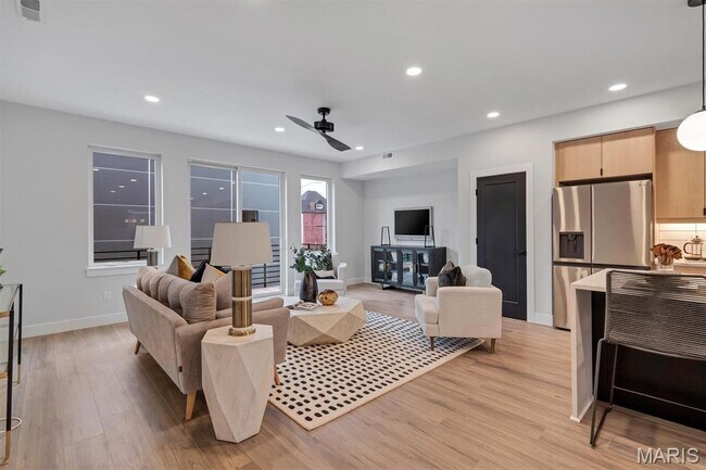 Building Photo - 513 Whittier St