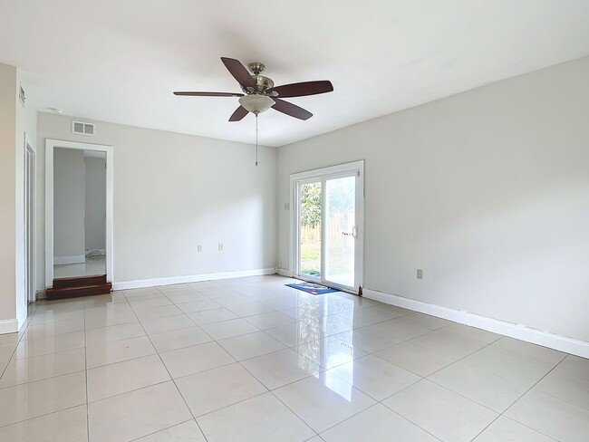 Building Photo - Beautifully remodeled, 1,332-square foot 3 bedroom/ 2½ bath/ home