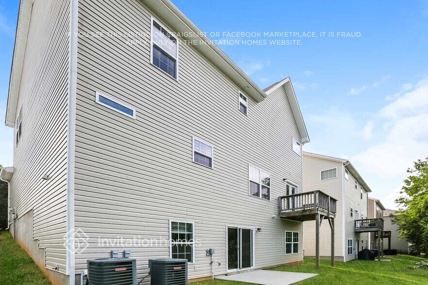 Building Photo - 124 Four Seasons Way
