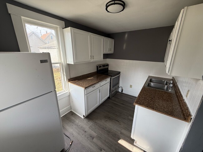 Building Photo - 1511 Stark Ave SW