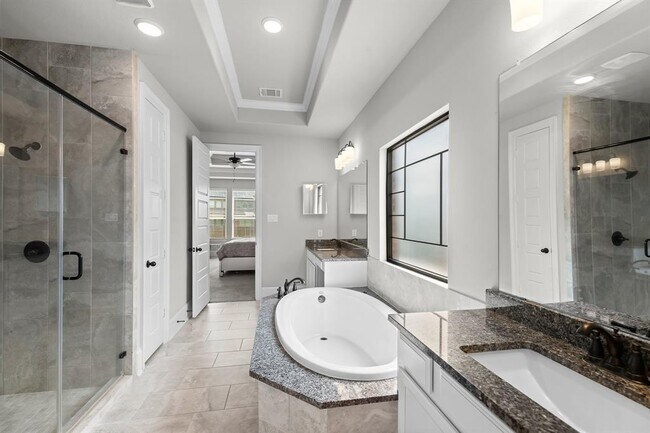 Building Photo - 508 Hidden Creek Way