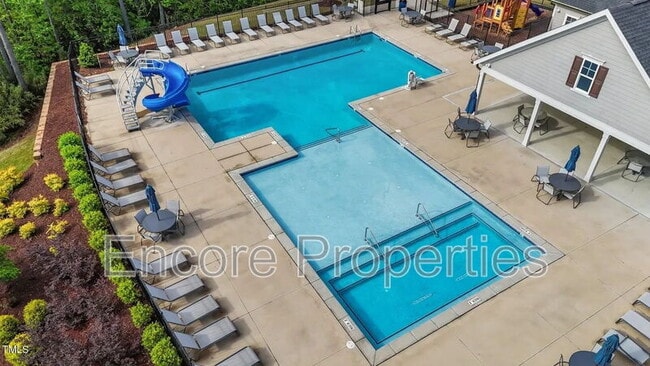 Building Photo - 2211 Montebell View Dr