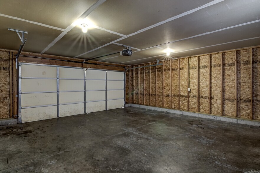 Building Photo - 4320 Black Ct