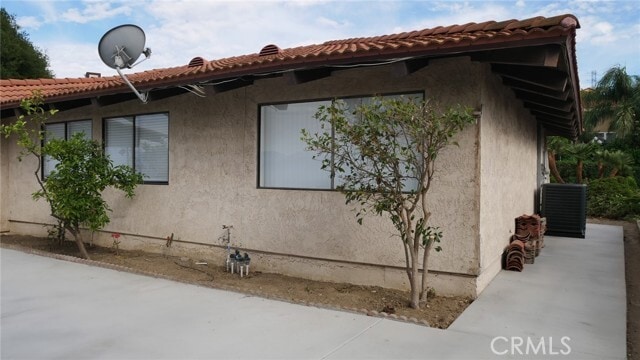 Building Photo - 16371 Chella Dr