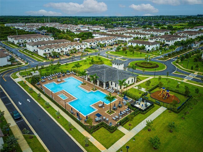 Building Photo - 12949 SW 232nd Ln