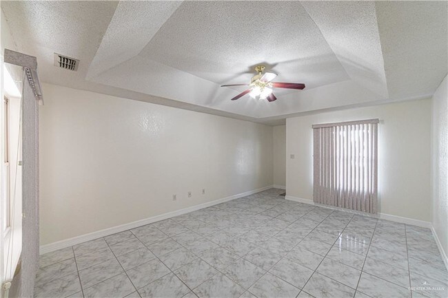 Building Photo - 18 Mynah Ave