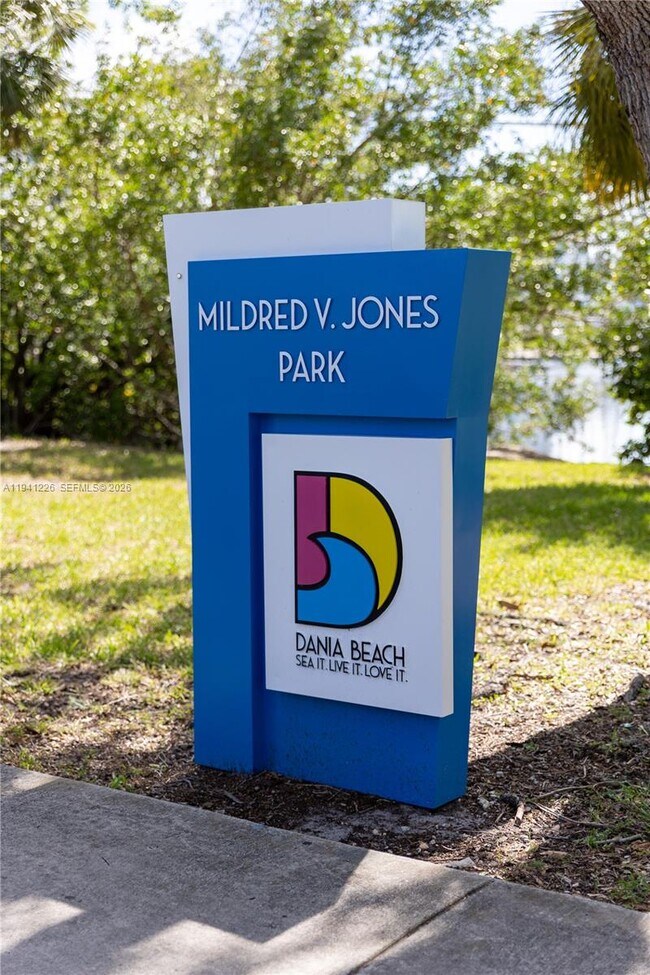 Building Photo - 250 NW 14th Way