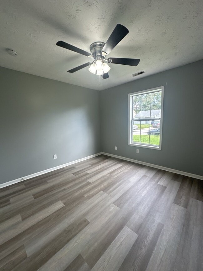 Building Photo - Beautiful 3 Bedroom, 2 Bath Home-3013 Steeple Chase Ct.