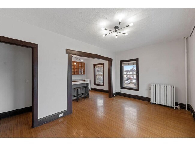 Building Photo - 2881 Irving Ave S