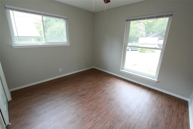 Building Photo - 6606 Betty Cook Dr