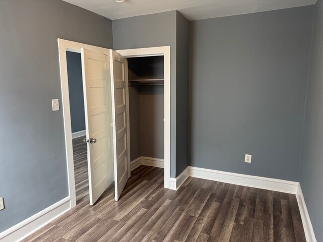 Building Photo - 2a Walnut St