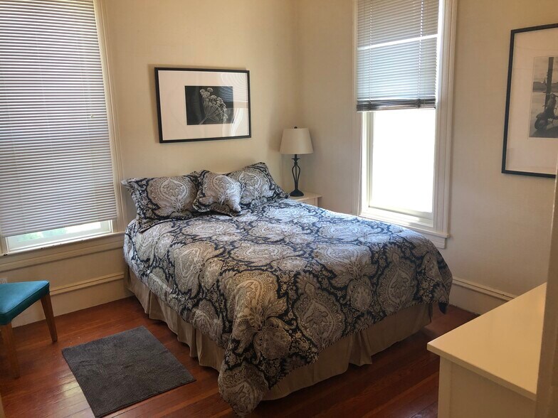 Building Photo - 1716 Rose St