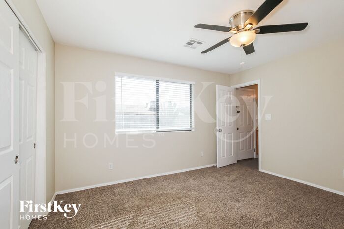 Building Photo - 2733 W Villa Rita Dr