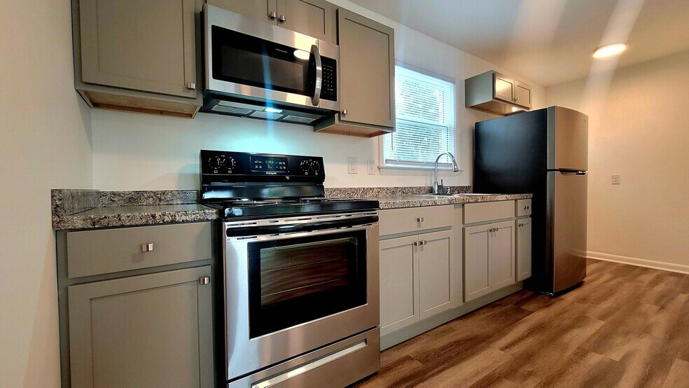 Building Photo - 1516 W Clara Dr