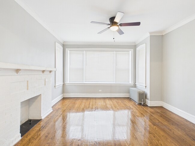 Building Photo - 7631 S Cornell Ave