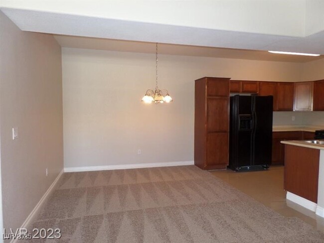Building Photo - 2291 W Horizon Ridge Pkwy